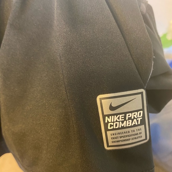 Men’s Nike Pro Combat Dri-Fit Shirt - Picture 8 of 8